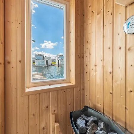 Schwimmendes Haus Hygge Olpenitz Ferienhaus *