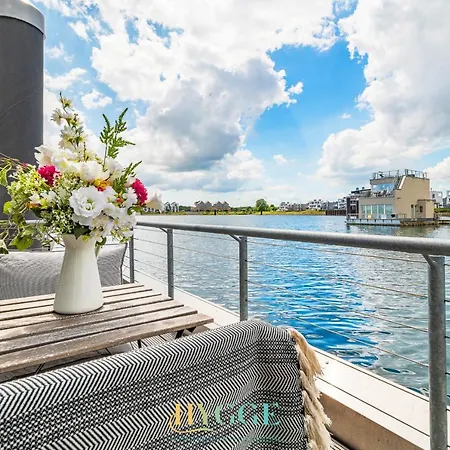 Schwimmendes Haus Hygge Olpenitz